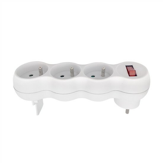 Rozdvojka s uzemnením z 1 na 3 s vypínačom