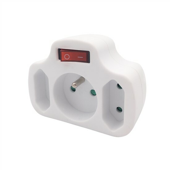 Rozdvojka s uzemnením z 1 na 3 s vypínačom