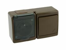 Nástenná zásuvka+vypínač č.:6, IP44, hnedá